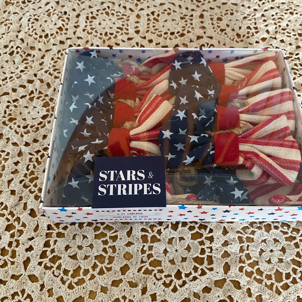 Patriotic Stars & Stripes 6 FT Decorative Garland for 4th of July, Memorial Day